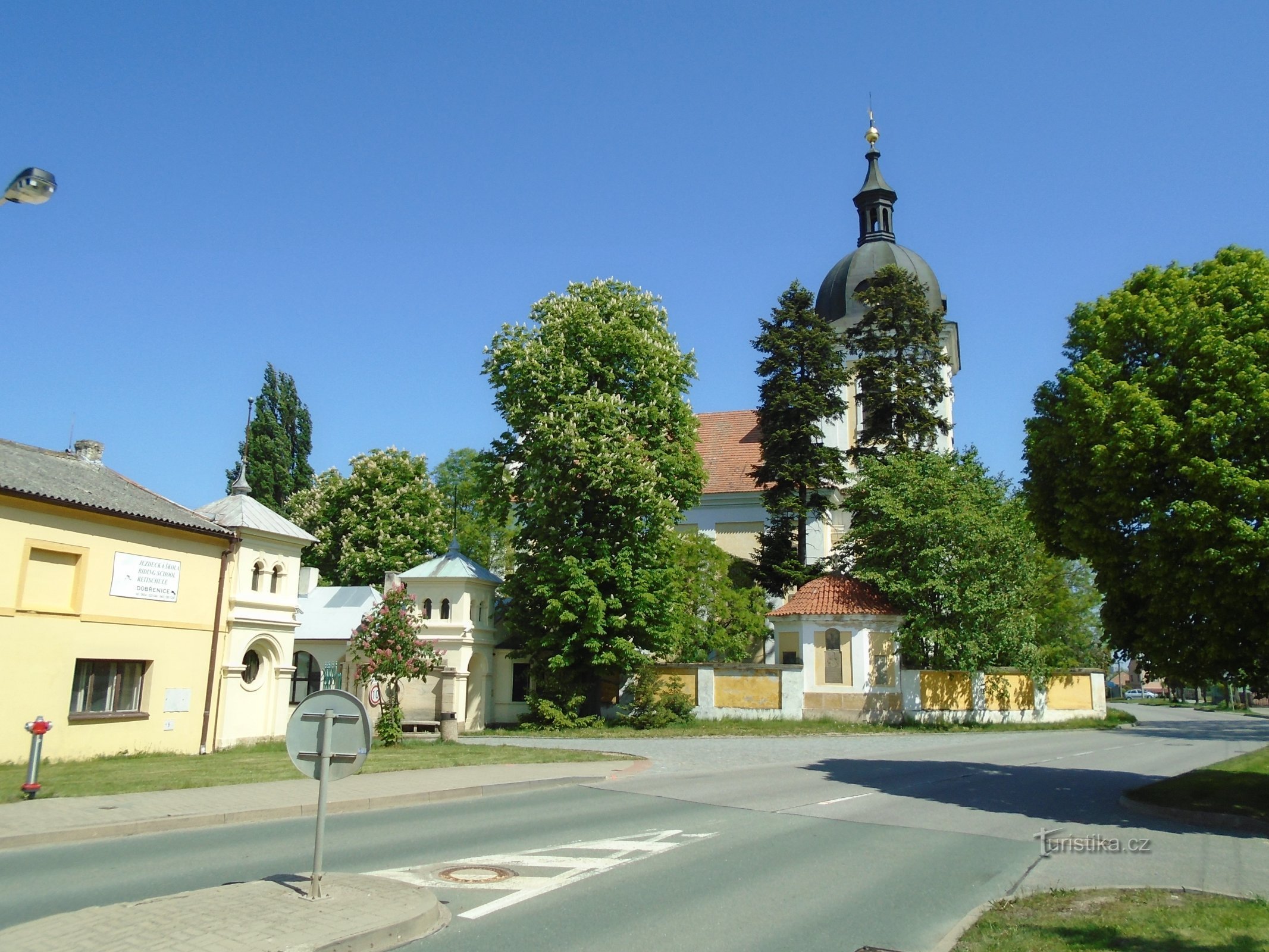 Kostel sv. Klementa, papeže (Dobřenice)