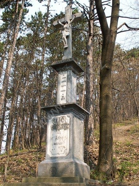 kříž pod hradem Starý Jičín