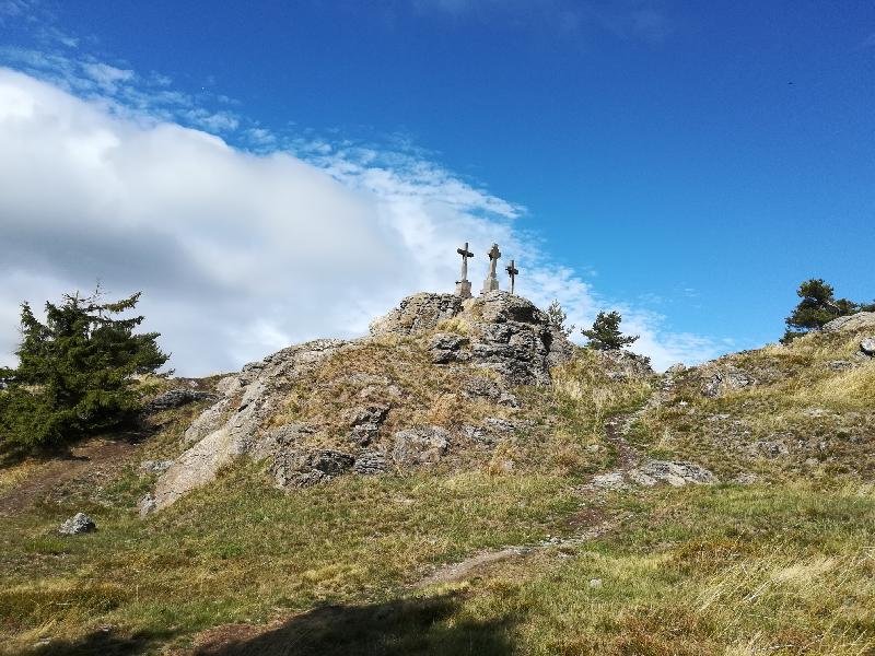 Křížky a Upolínová louka