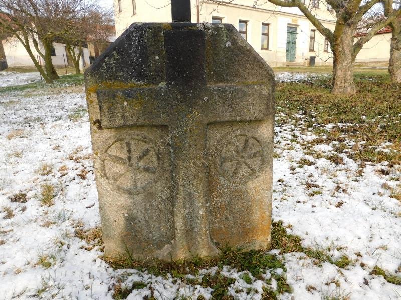 křížový kámen
