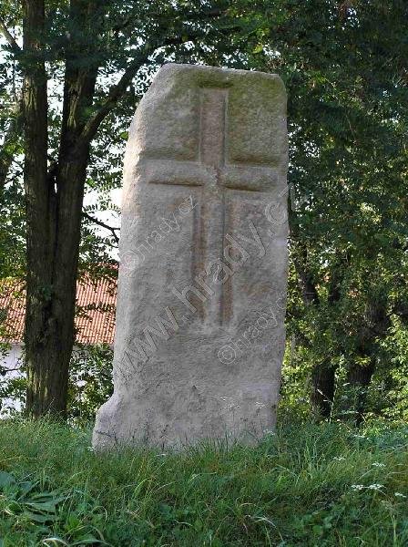 křížový kámen (smírčí kámen)
