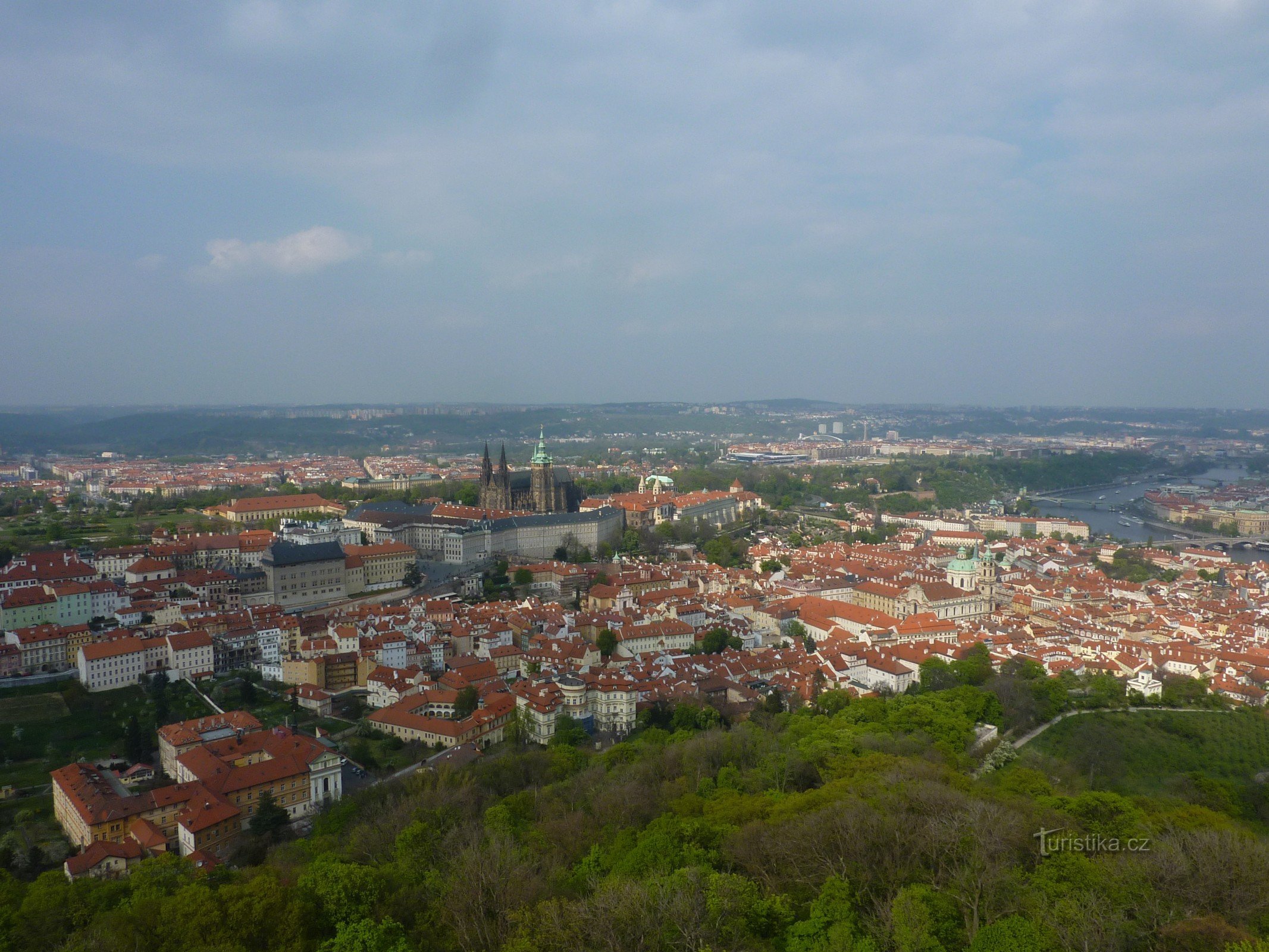 Kroužíme kolem Petřína