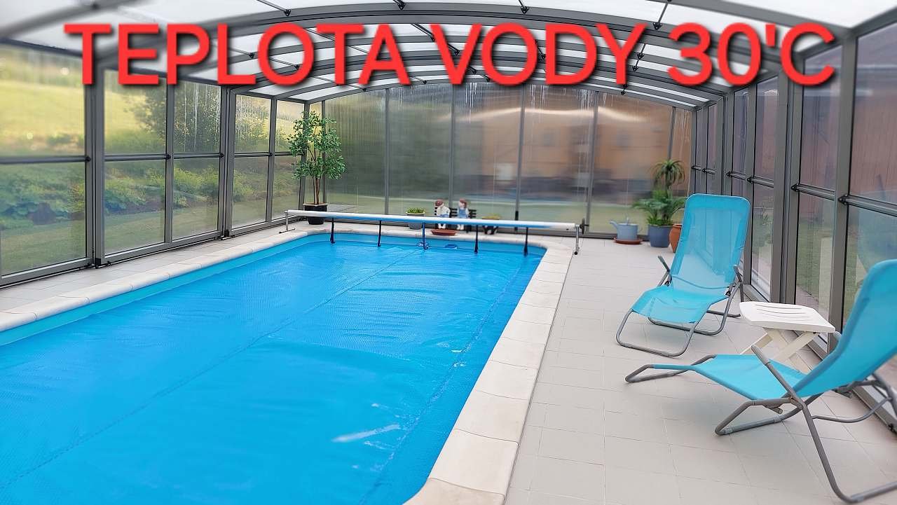 krytý venkovní bazén