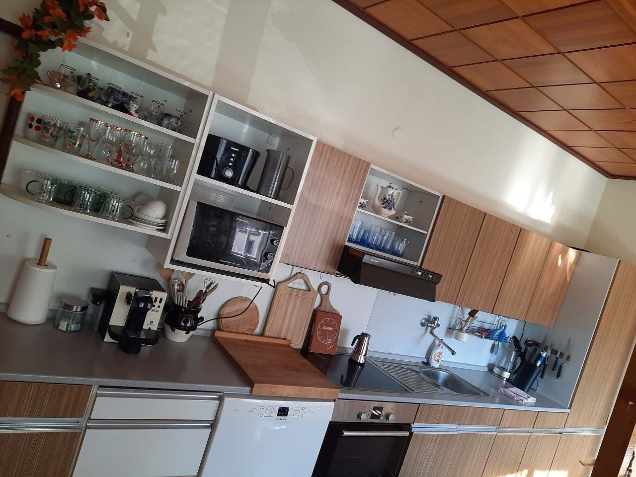 Kuchyň vybavená vším co je k vaření potřeba