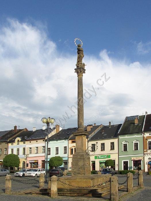 mariánský sloup se sochou Immaculaty