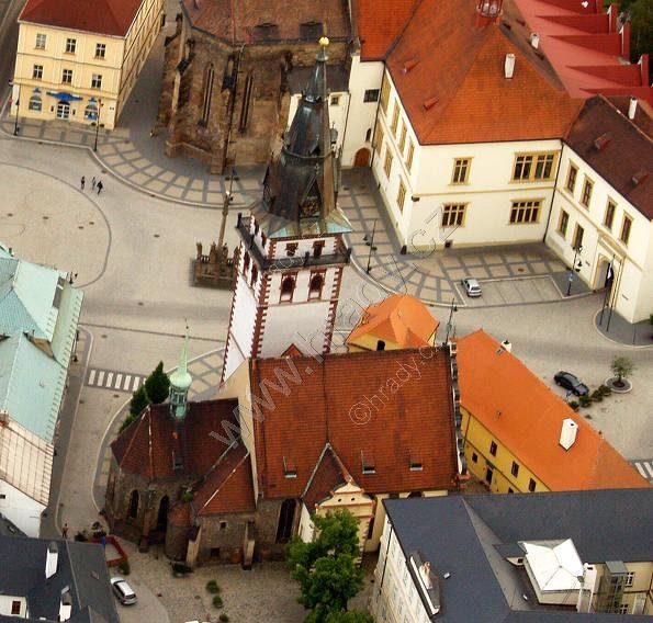 městská věž a kostel Nanebevzetí Panny Marie