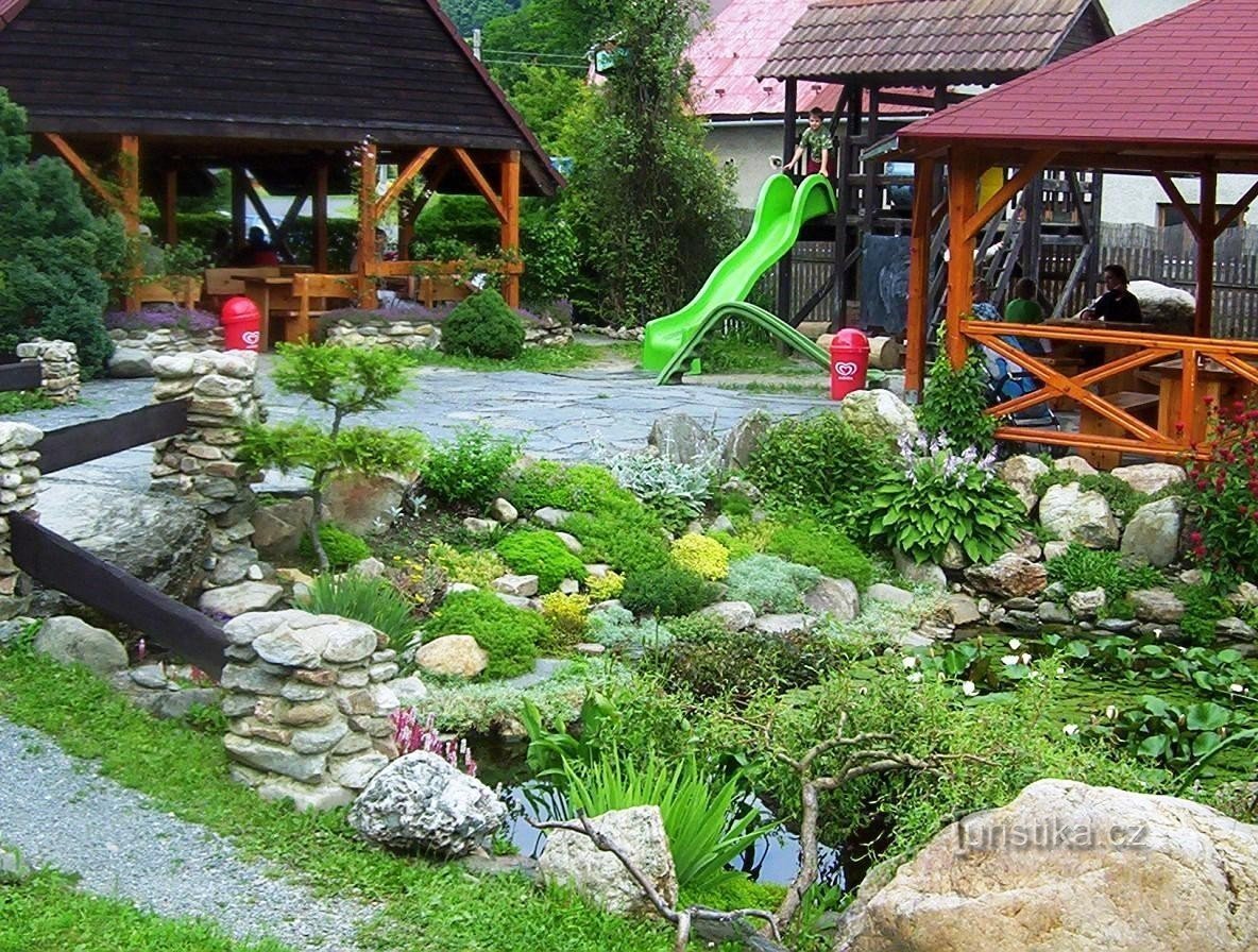 Mnichov-Rybářská bašta-restaurace s rybníčkem a dětským koutem-Foto:Ulrych Mir.