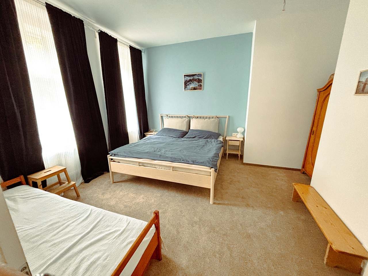 modrá ložnice