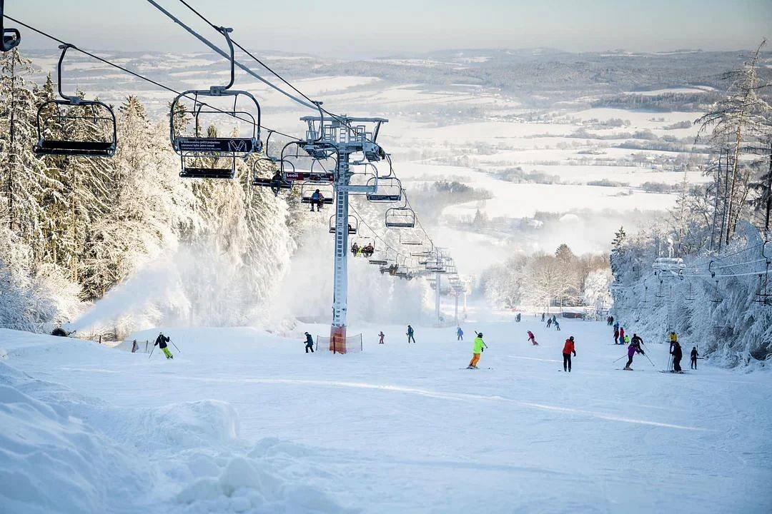 Monínec lyžařský areál