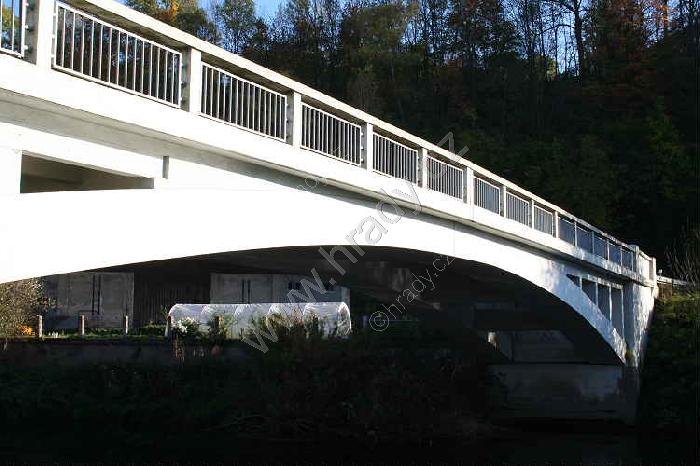 most přes Jizeru