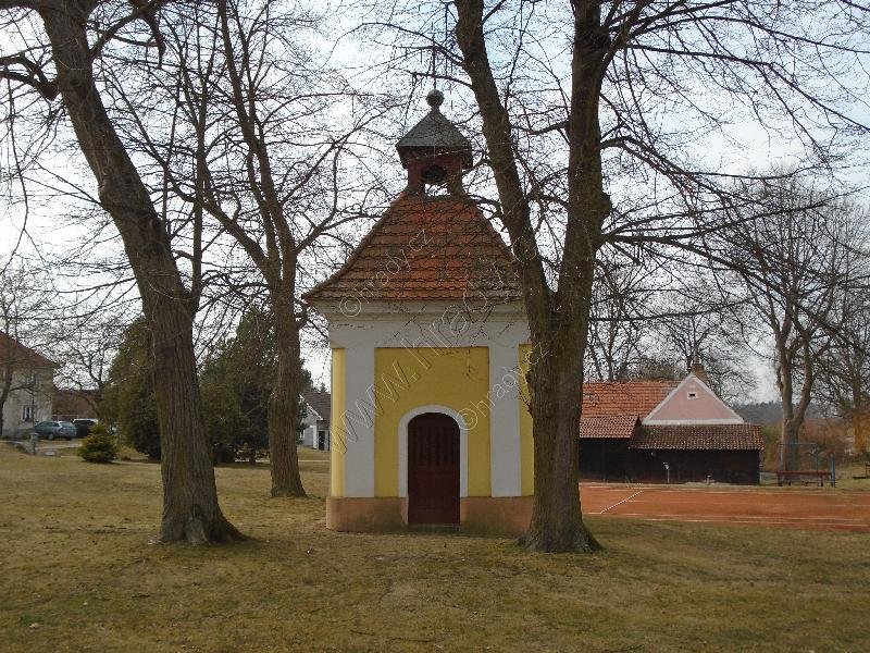 návesní kaple