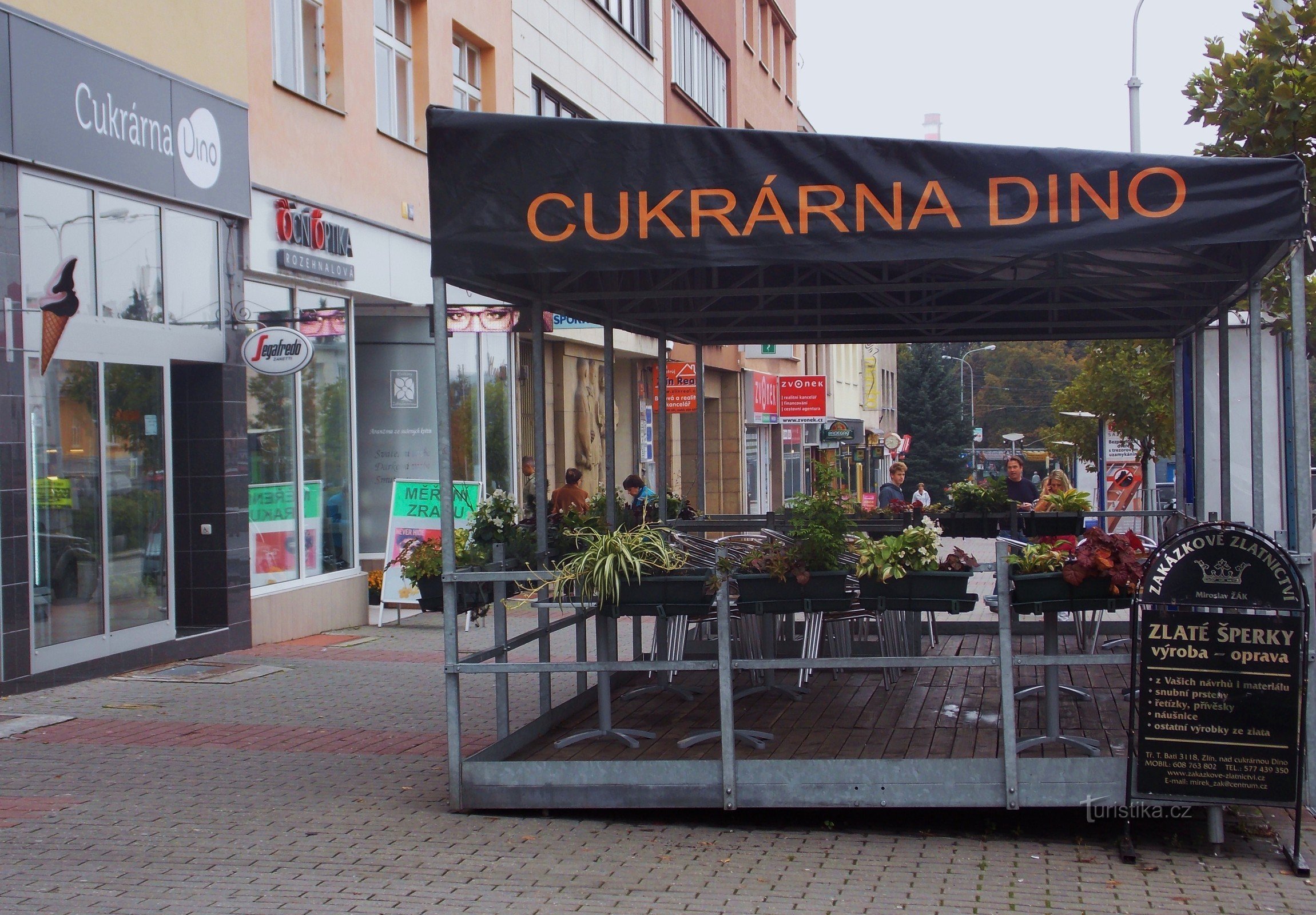 Nějakou dobrotu z cukrárny DINO ve Zlíně