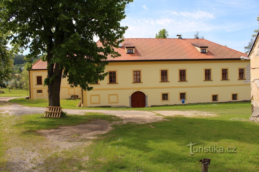 Obytce, severní strana zámku