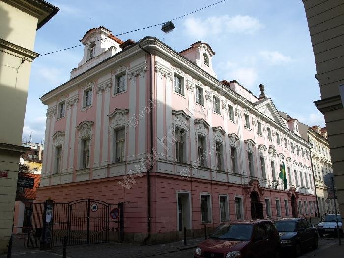 palác Dobřenských (Neyerovský; Neuberkovský palác)