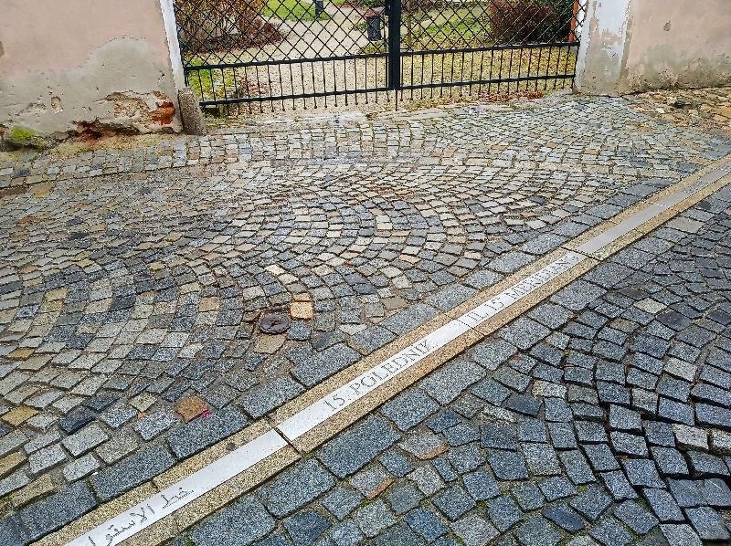 památník 15. poledníku