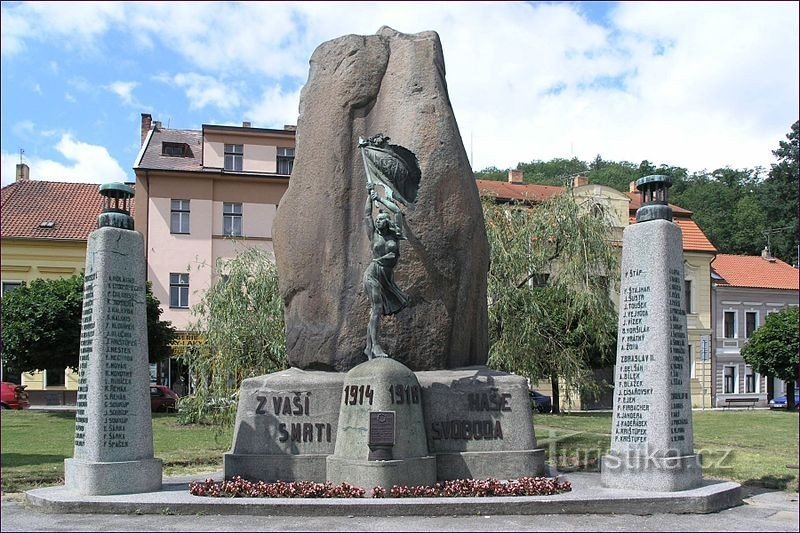 Památník obětem I. světové války na Zbraslavském náměstí