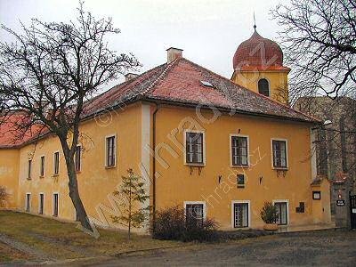 Panenský Týnec