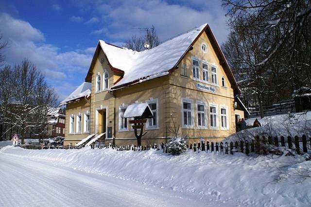 penzion Hají je celoročně přístupný autem i MHD