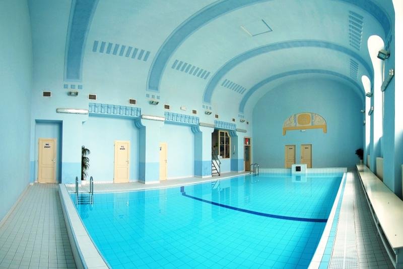 Plavecký bazén - Nové město pod smrkem