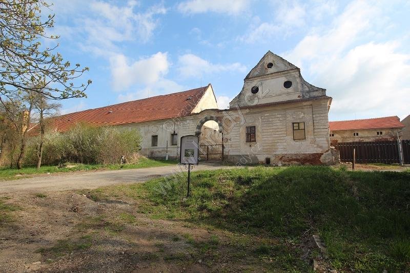 Podzámecký panský dvůr