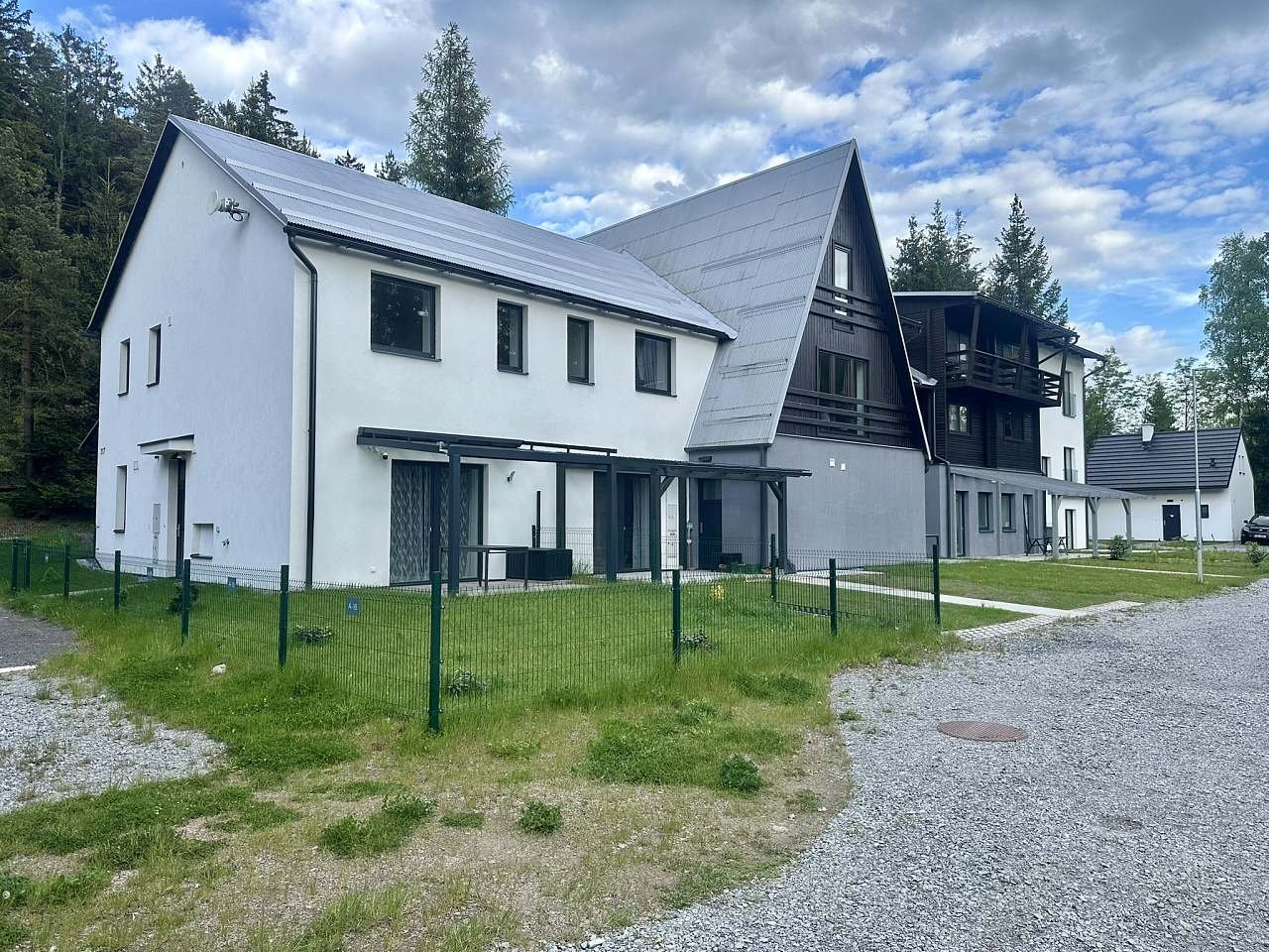 pohled na budovu Apartmán Lesní ráj