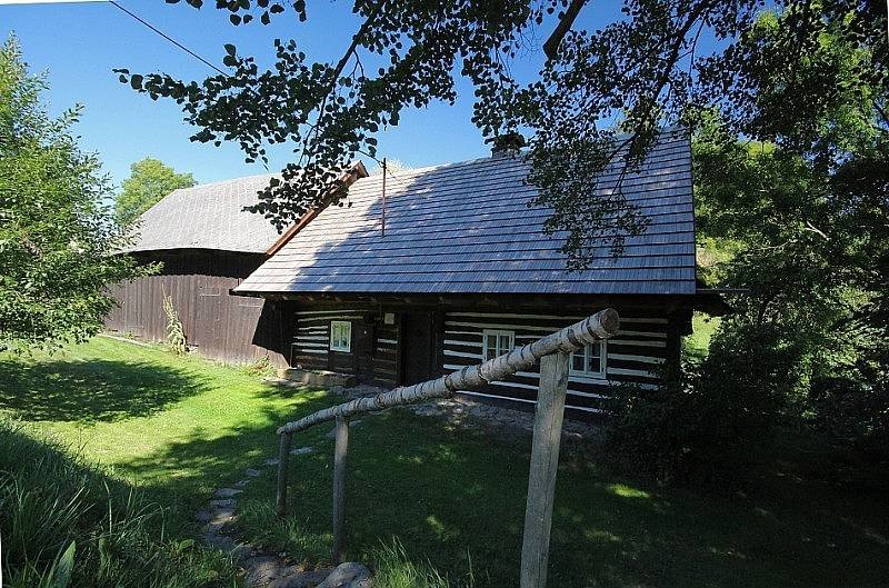 Pohled od parkoviště