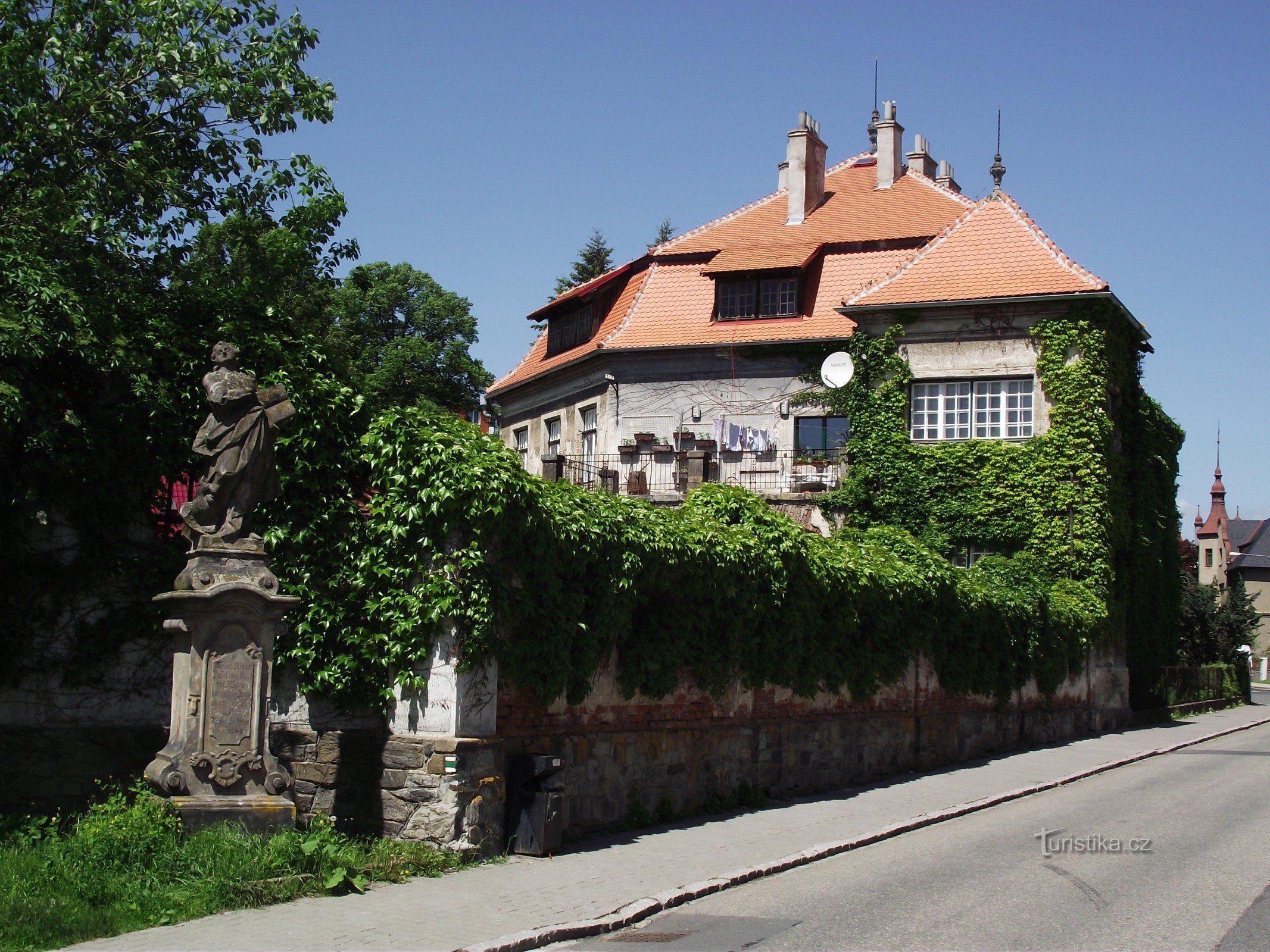 pohled z Husitské ul.