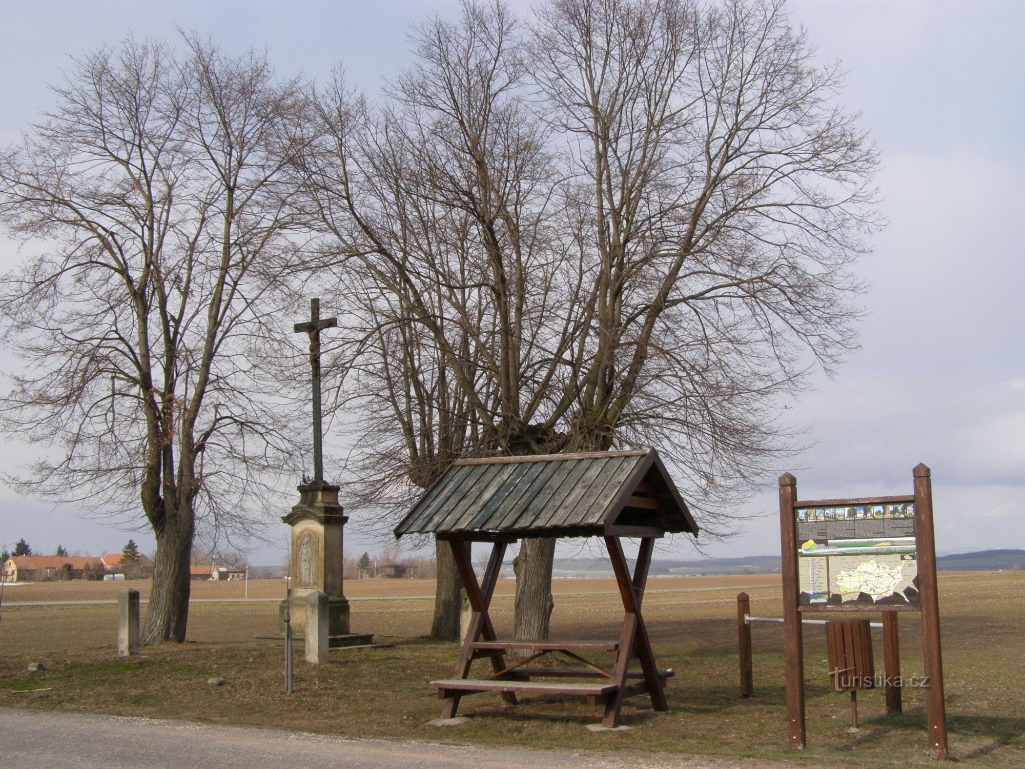 Polizy - vyhlídka u křížku