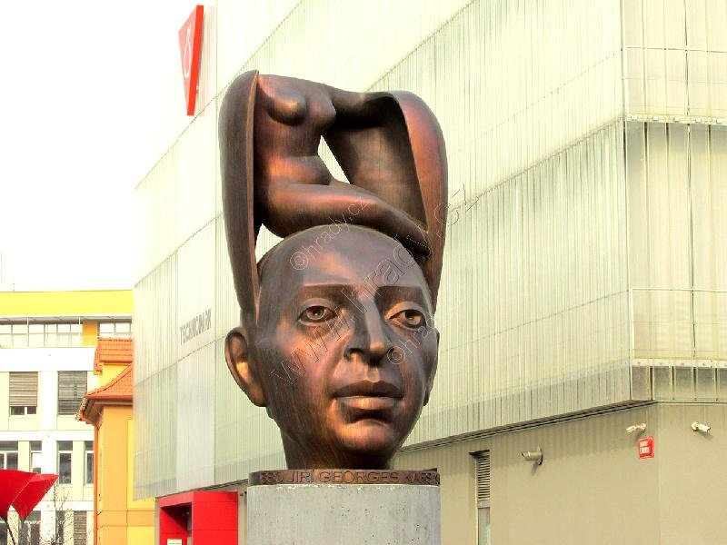 pomník Georga Karse