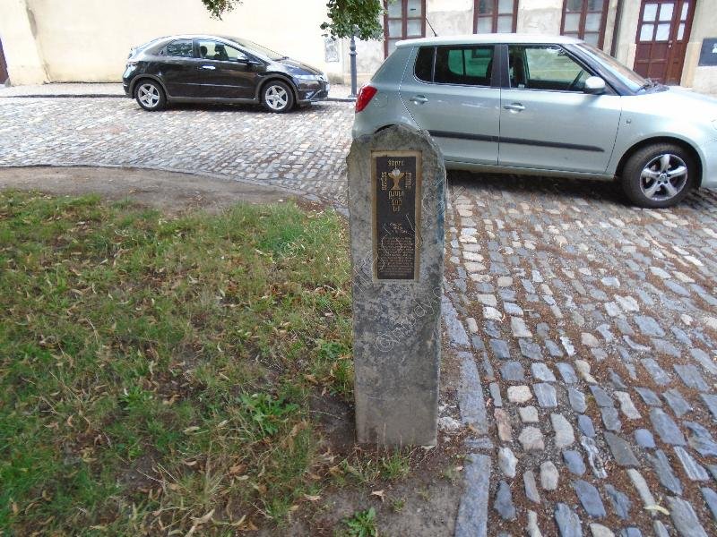 pomník k 600.výročí Čáslavského sněmu