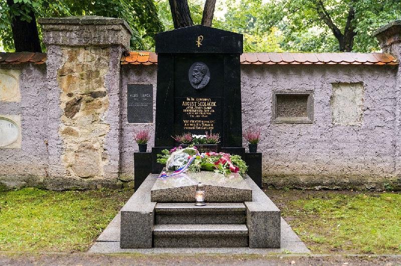 hrob prof. Augusta Sedláčka