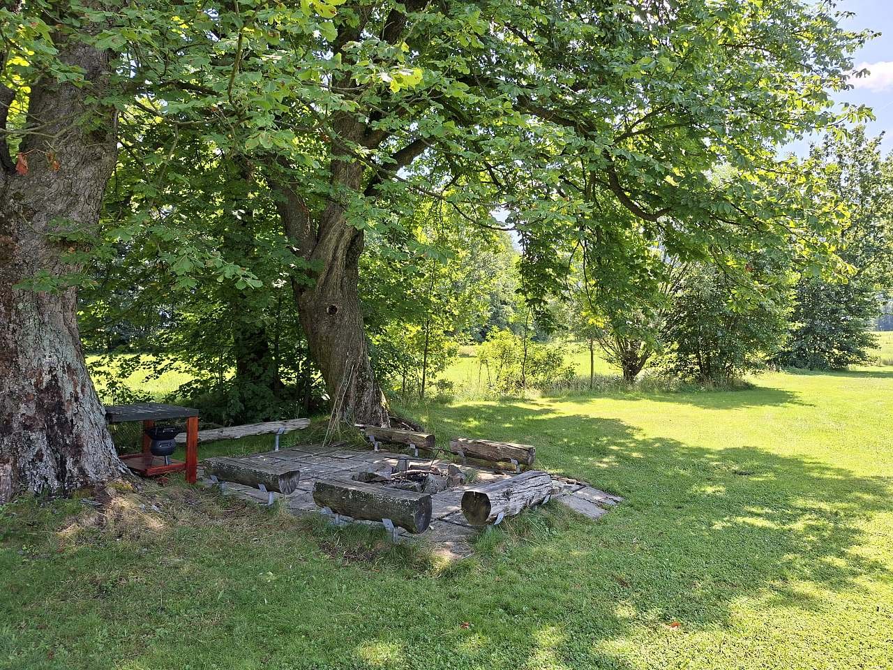 Posezení pod kaštany