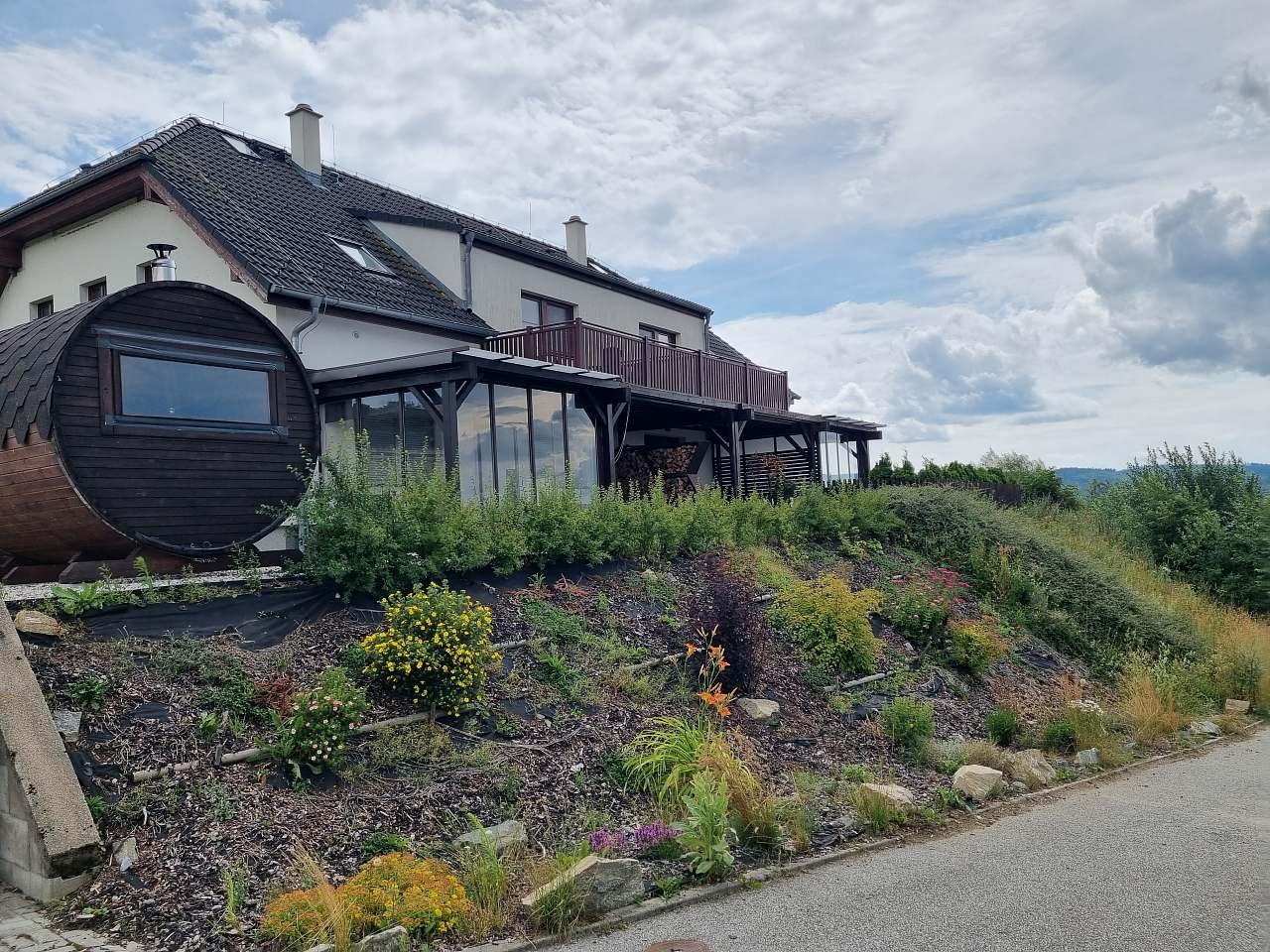 Přední strana objektu