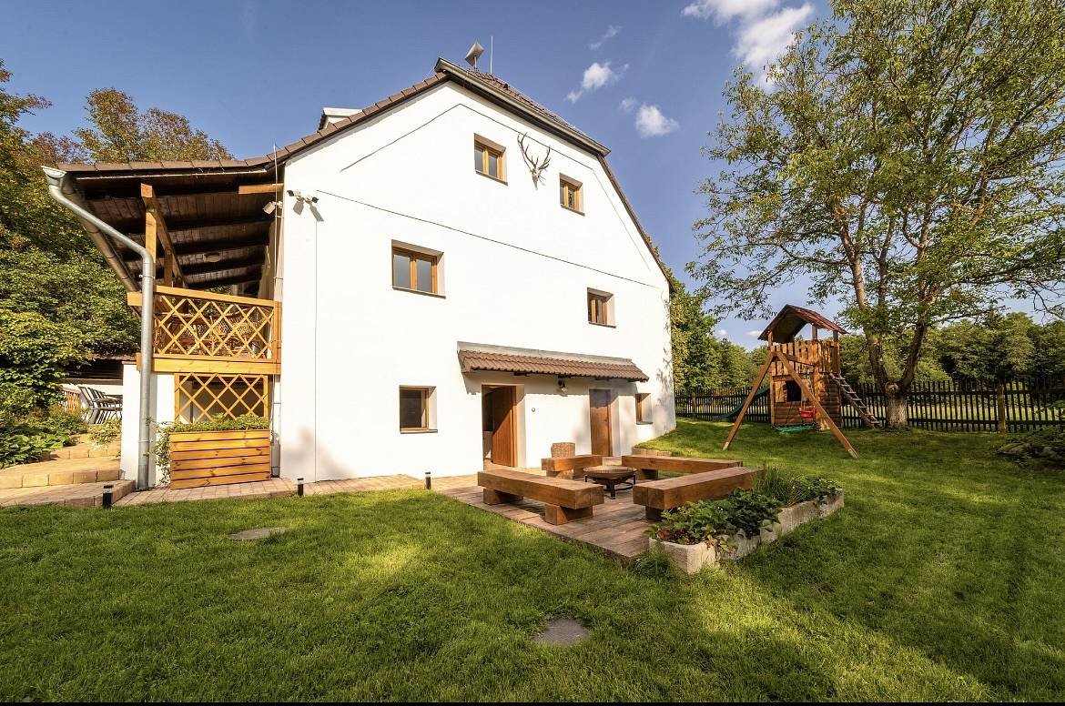 Prelátská hájnice - Posezení u ohně