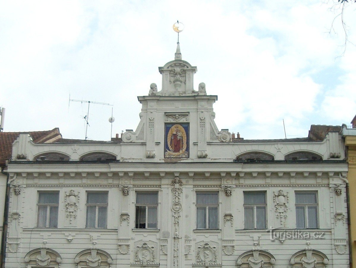 Prostějov-náměstí T.G.Masaryka-dům U Měsíčka-Foto:Ulrych Mir.