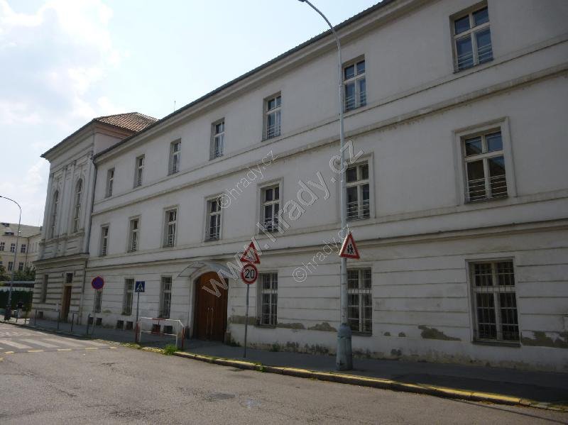 řeholní dům sester sv. Karla Boromejského s kaplí