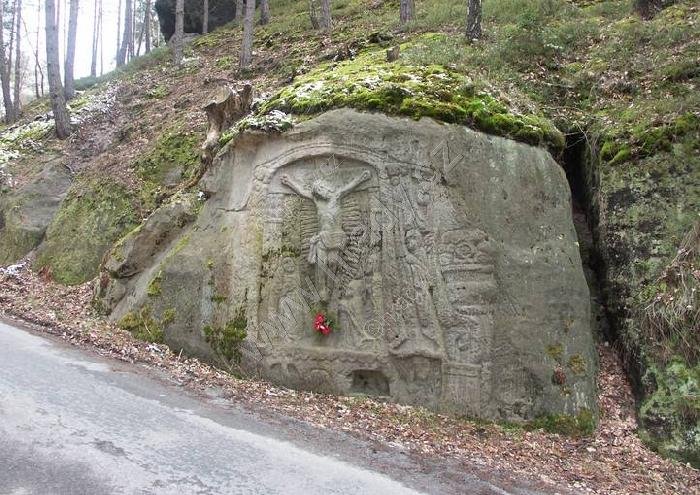 reliéf Ukřižovaného