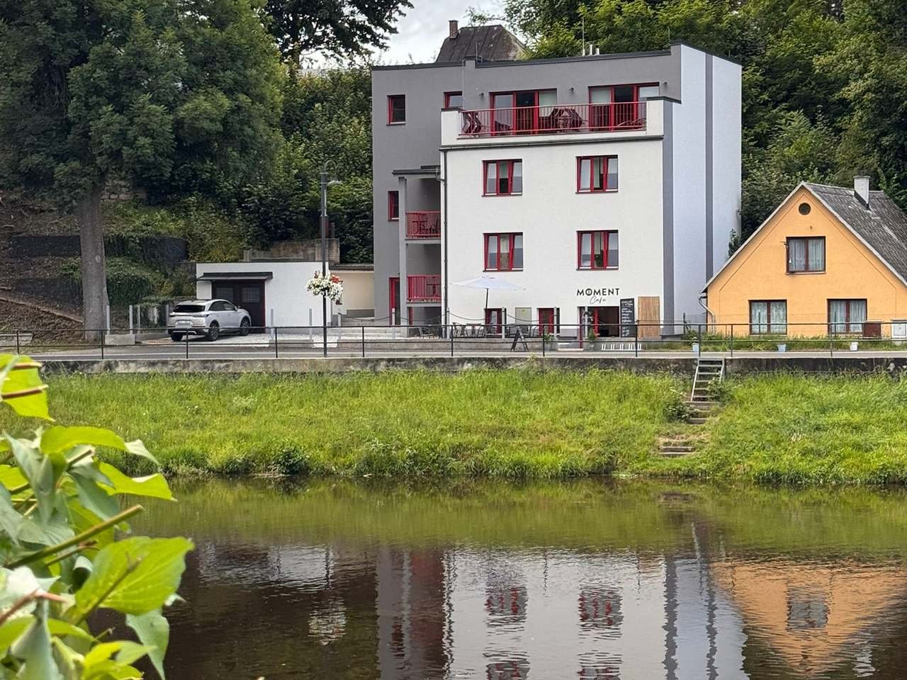 Riverside Apartments