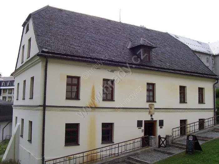 rodný dům V. Priessnitze a první vodoléčebný ústav