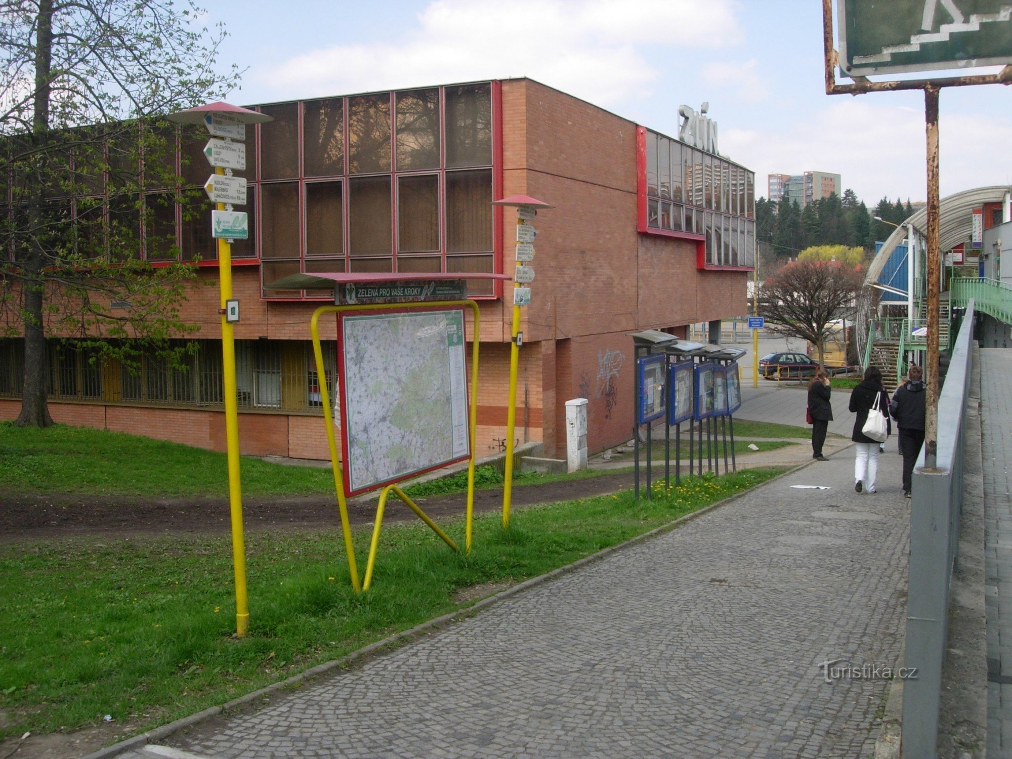 Rozcestník a budova nádraží ČSAD Zlín