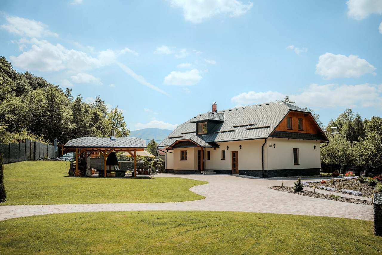 Různé pohledy na ubytování