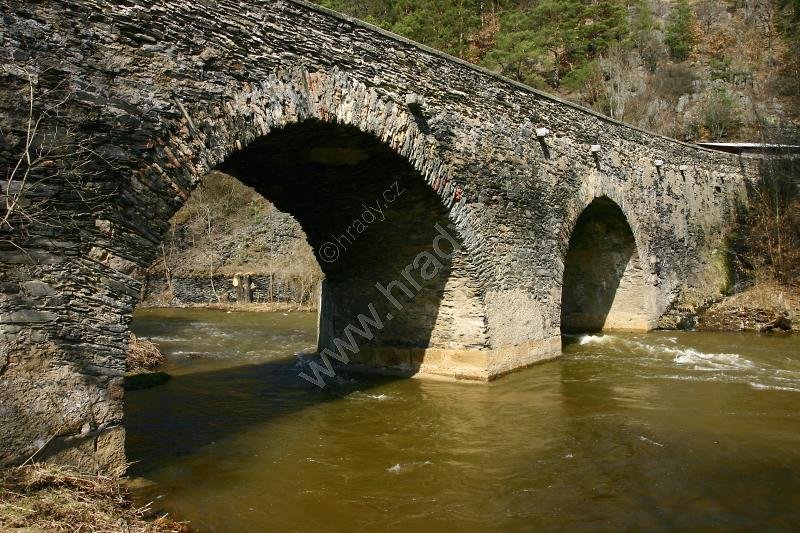 silniční most