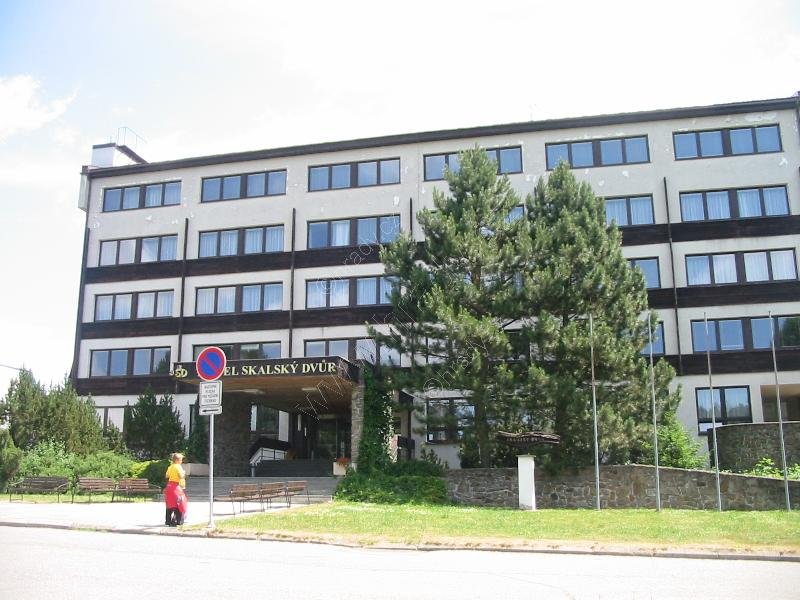Skalský dvůr