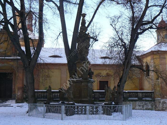 sloup Nejsvětější Trojice s Pannou Marií