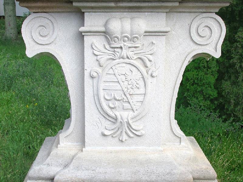 sloup s vyobrazením Panny Marie Staroboleslavské