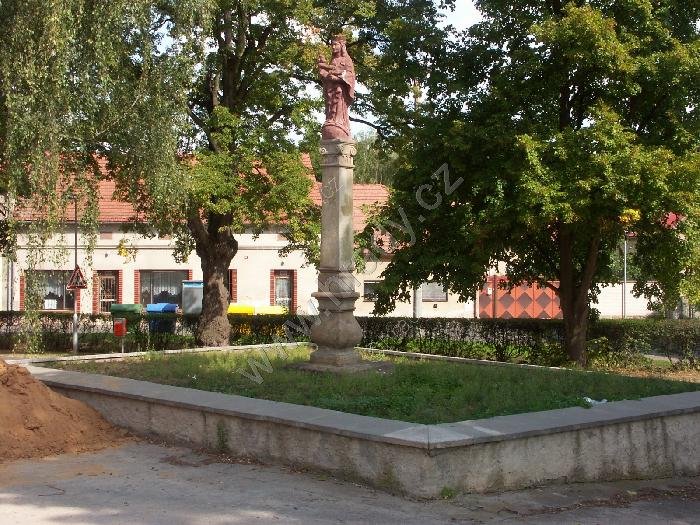 sloup se sochou Panny Marie Tismické