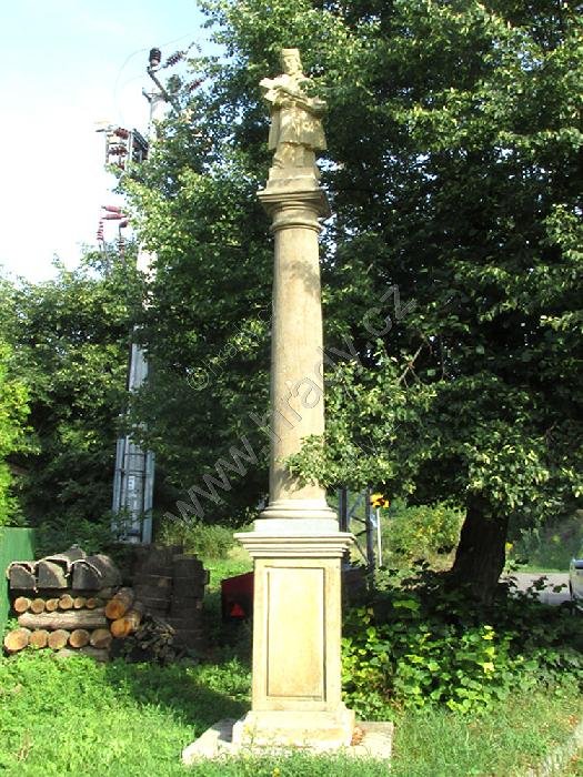 sloup se sochou sv. Jana Nepomuckého