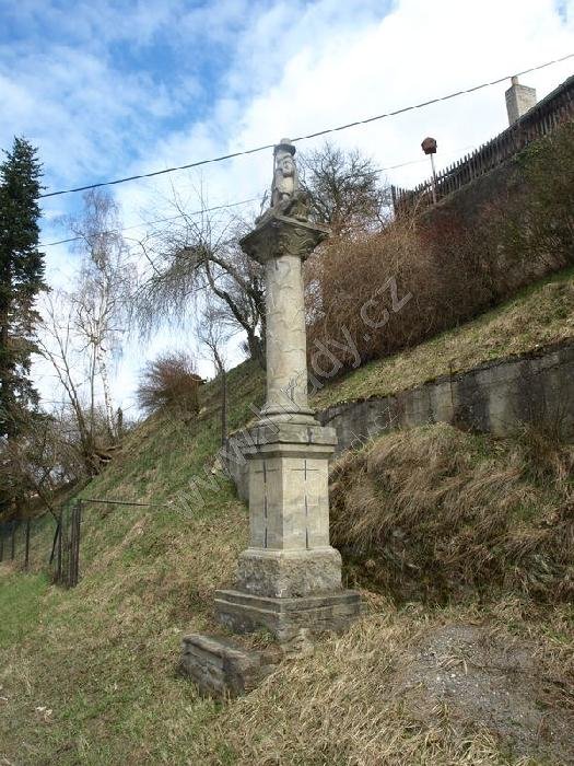 sloup se sochou sv. Rocha a sv. Rozálie