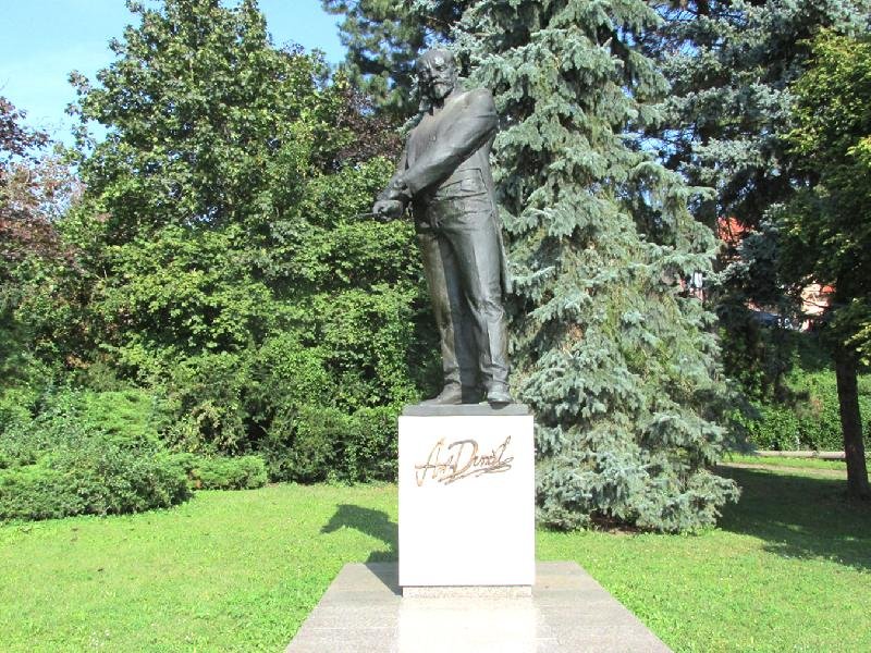 socha Antonína Dvořáka