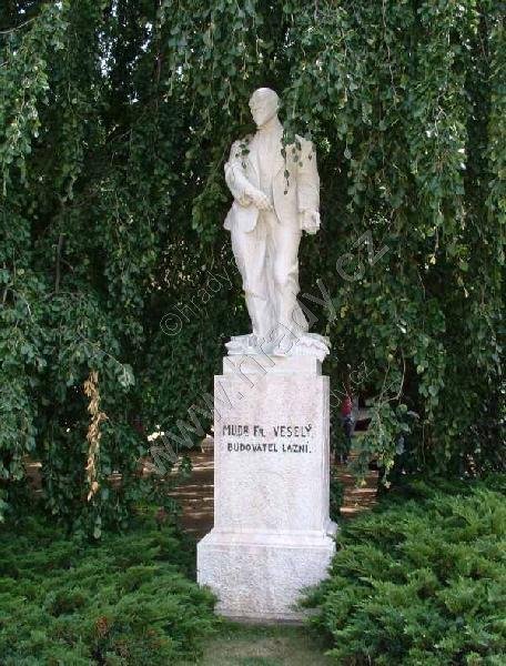 socha MUDr. Františka Veselého
